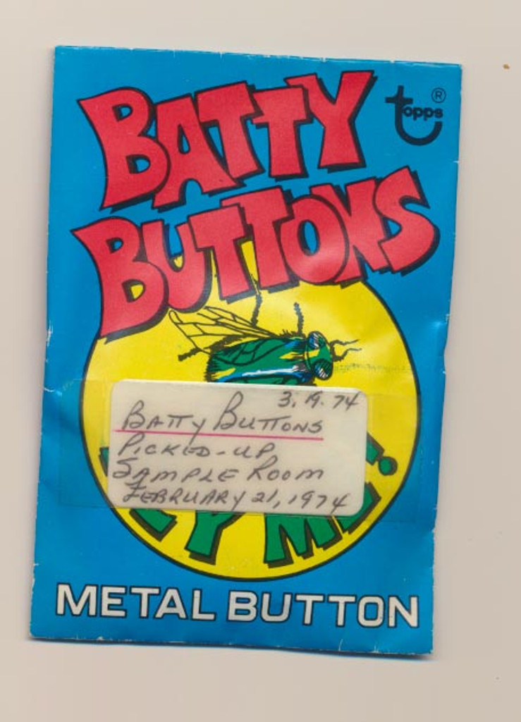 1977 Topps Batty Buttons (Metal Button) Writing On Front  #*