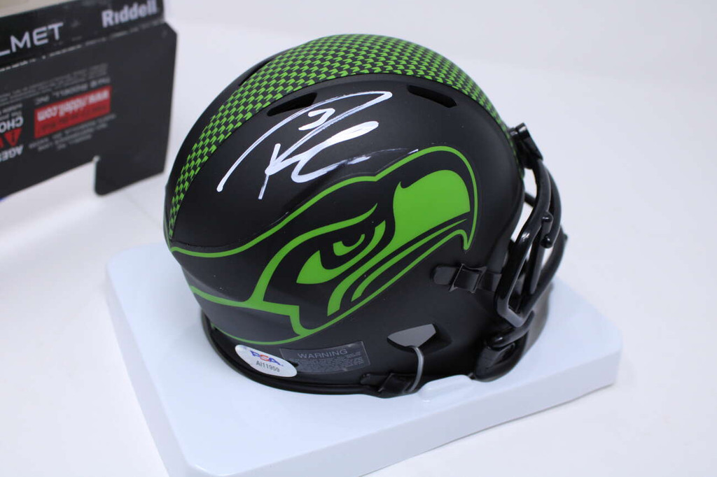 Russell Wilson Mini Helmet Signed Auto PSA/DNA Authenticated Seattle Seahawks