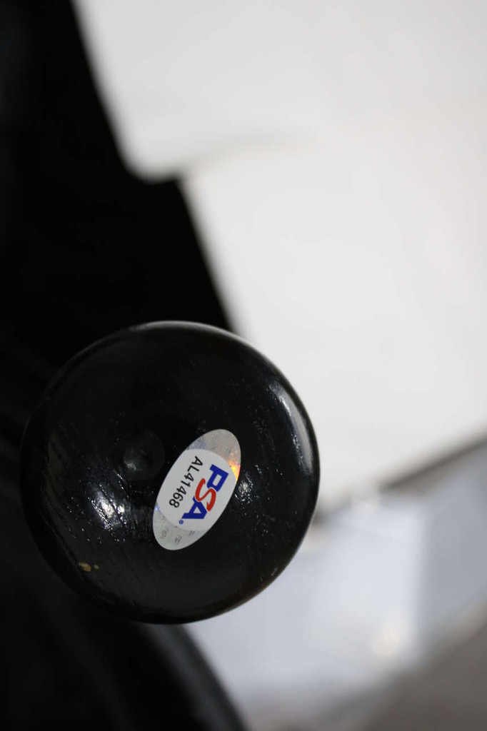 Dave Winfield Bat Signed Auto PSA/DNA Authenticated Game Issued? Yankees