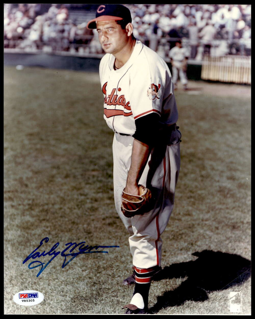 Early Wynn 8 x 10 Photo Signed Auto PSA/DNA Authenticated Indians