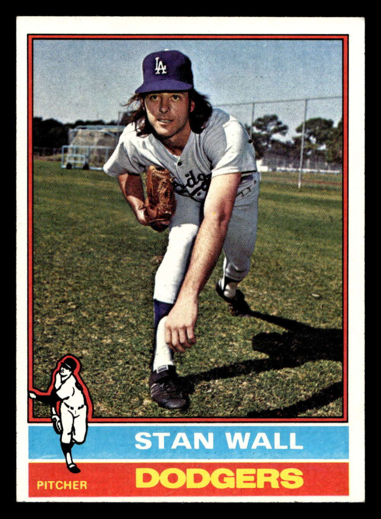 1976 Topps #584 Stan Wall Near Mint RC Rookie 