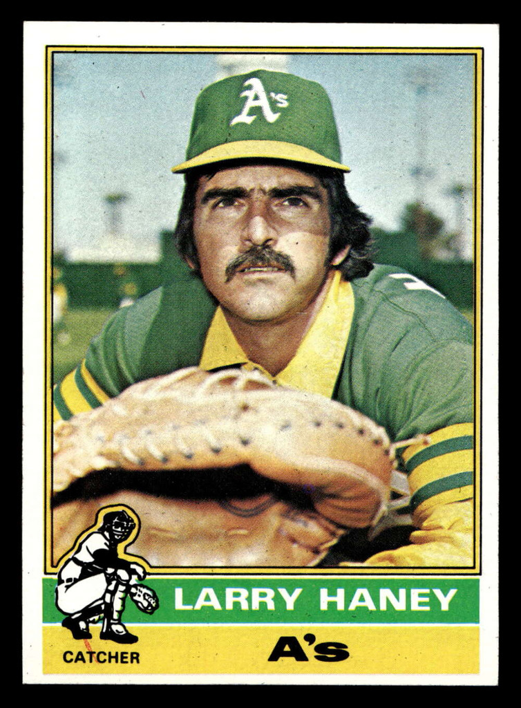 1976 Topps #446 Larry Haney Near Mint  ID: 501178