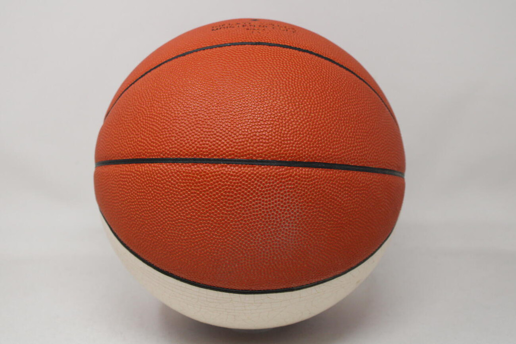 Bob Knight Indiana Hoosiers Signed PSA/DNA Basketball Baden Official Size/Weight