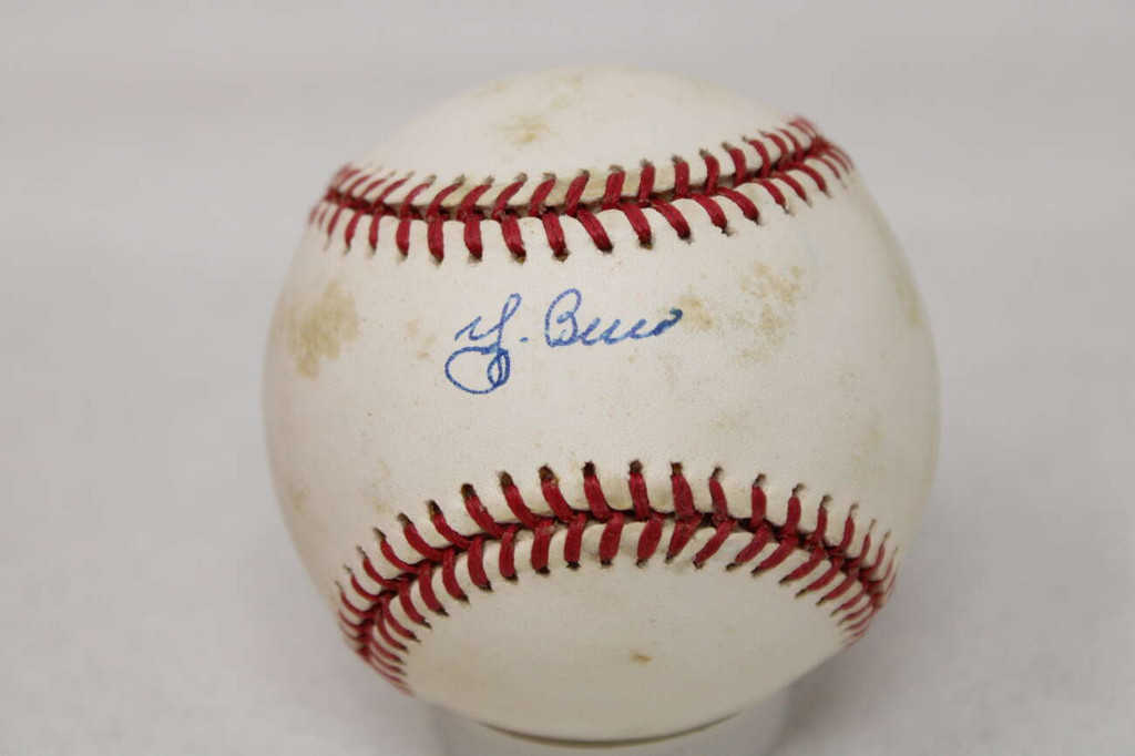 Yogi Berra Baseball PSA/DNA Authenticated Signed Auto Yankee