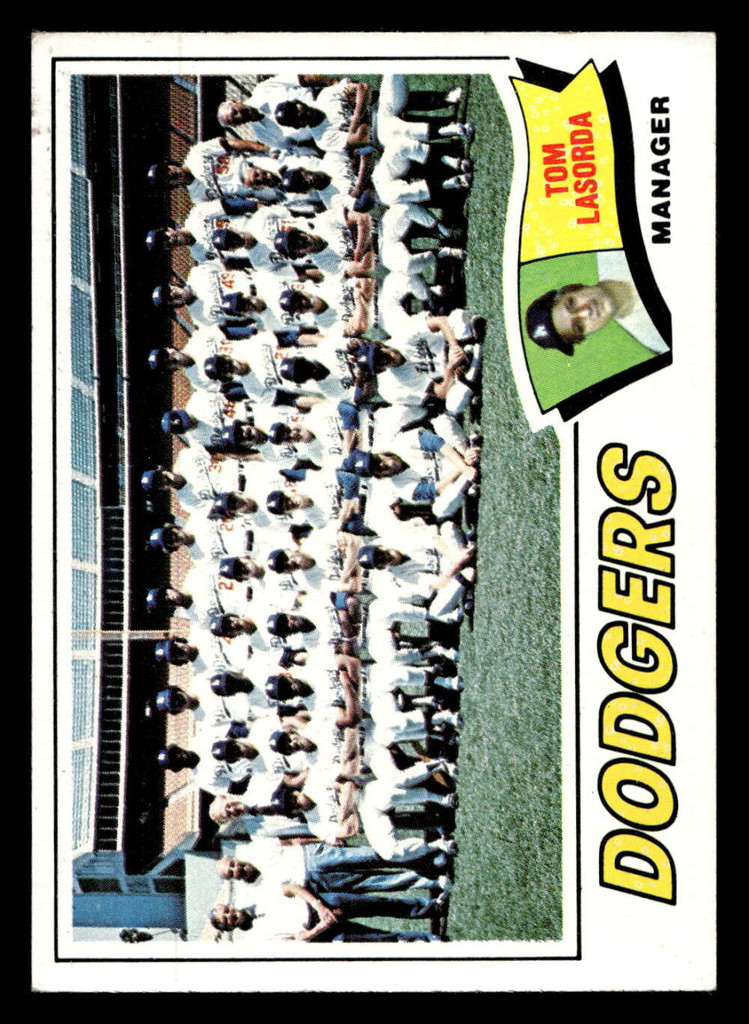 1977 Topps #504 Tommy Lasorda MG Ex-Mint  ID: 517942