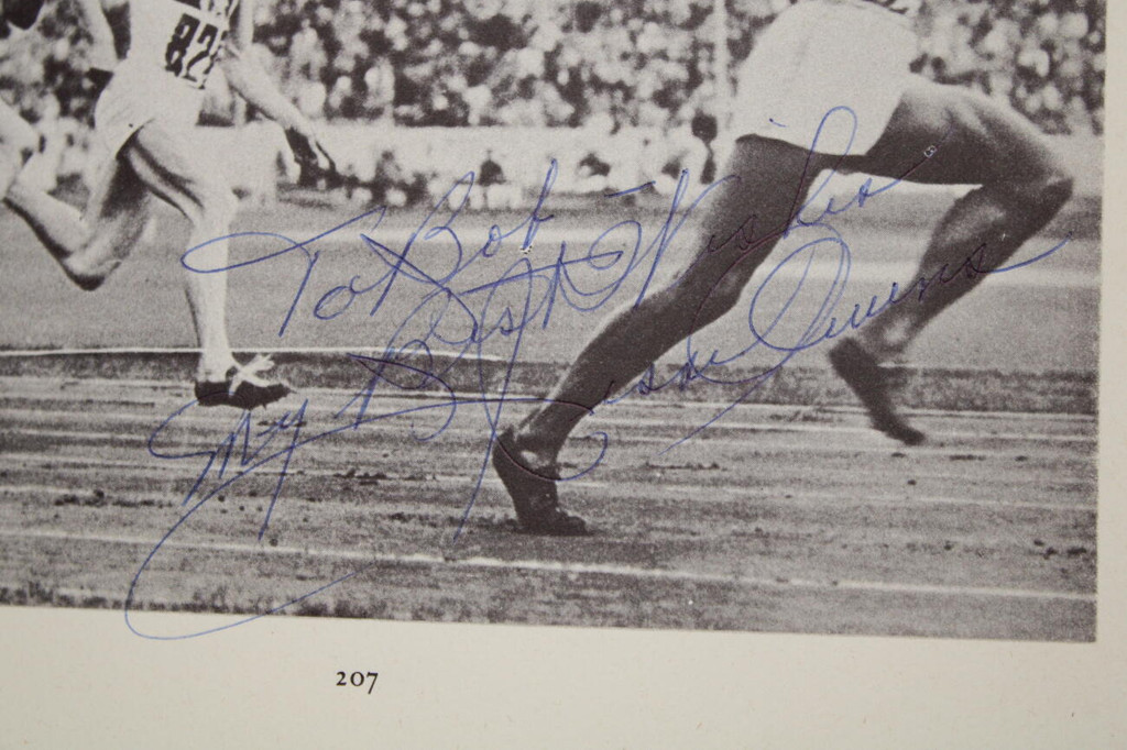 Jesse Owens Signed Book Pictorial History of American Sports PSA/DNA LETTER
