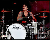 Tommy Lee 8 x 10 Photo SIGNED PSA/DNA Tommy Lee 8 x 10 Photo SIGNED PSA/DNA