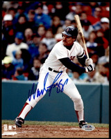 Wade Boggs Photo Signed Auto PSA/DNA Authenticated Red Sox ID: 471473 Wade Boggs Photo Signed Auto PSA/DNA Authenticated Red Sox ID: 471473