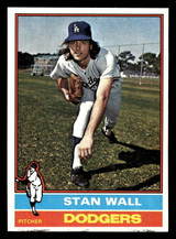 1976 Topps #584 Stan Wall Ex-Mint RC Rookie 