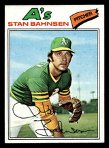 1977 Topps #383 Stan Bahnsen Near Mint+  ID: 517328
