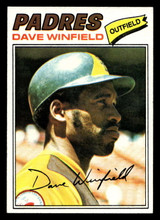 1977 Topps #390 Dave Winfield Near Mint  ID: 517356
