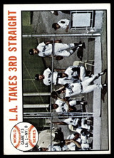 1964 Topps #138 World Series Game 3 L.A. Takes 3rd Straight Excellent+  ID: 523798