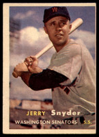 1957 Topps #22 Jerry Snyder UER EX ID: 77597