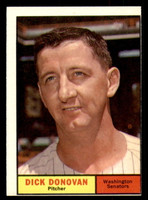 1961 Topps #414 Dick Donovan UER Miscut Senators UER    