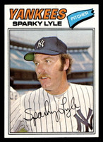 1977 Topps #598 Sparky Lyle Ex-Mint  ID: 518295