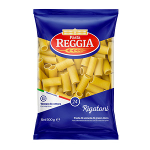 Reggia Rigatoni 500g is a classic Italian tube pasta, perfect for rich sauces, pasta bakes and comforting family meals.