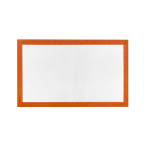 Vogue Non-Stick Silicone Baking Mat 520 x 315mm provides a reusable surface for baking biscuits, pastry, confectionery and other everyday bakes.