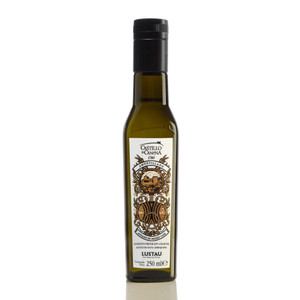 Castillo De Canena Amontillado Olive Oil 250ml. Arbequina EVOO matured in Amontillado sherry barrels with nutty, fruity and woody notes. Castillo De Canena Amontillado Olive Oil 250ml. Arbequina EVOO matured in Amontillado sherry barrels with nutty, fruity and woody notes.