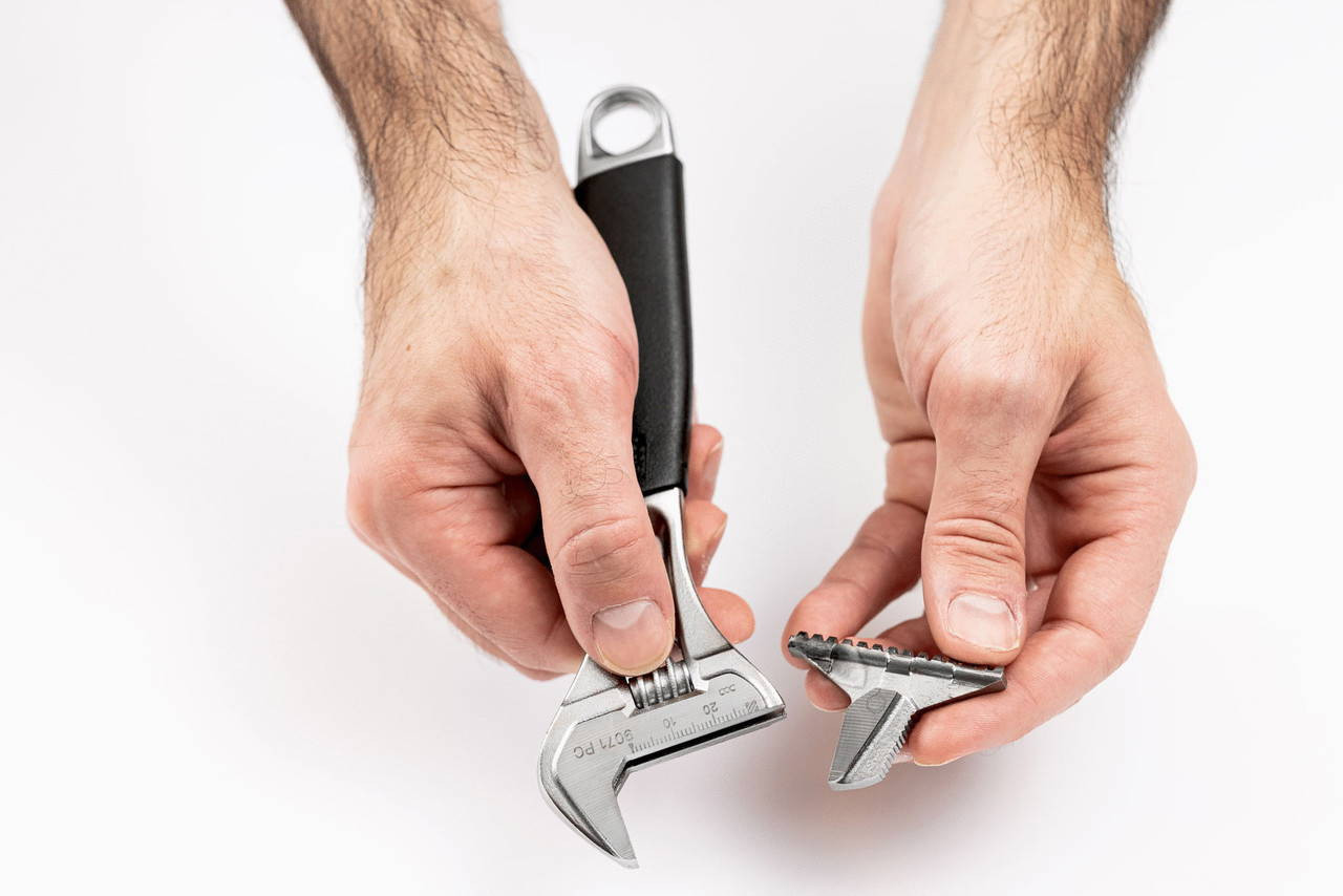 Williams 10 Williams Chrome Rubber Handle Adjustable Wrench with Reversible Jaw - 9072 RPC US