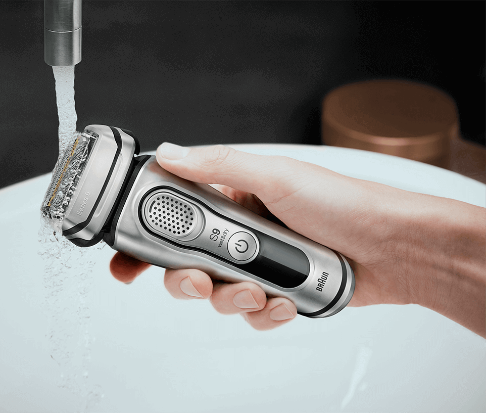 Series 9 Electric Shaver with Clean&Charge Station