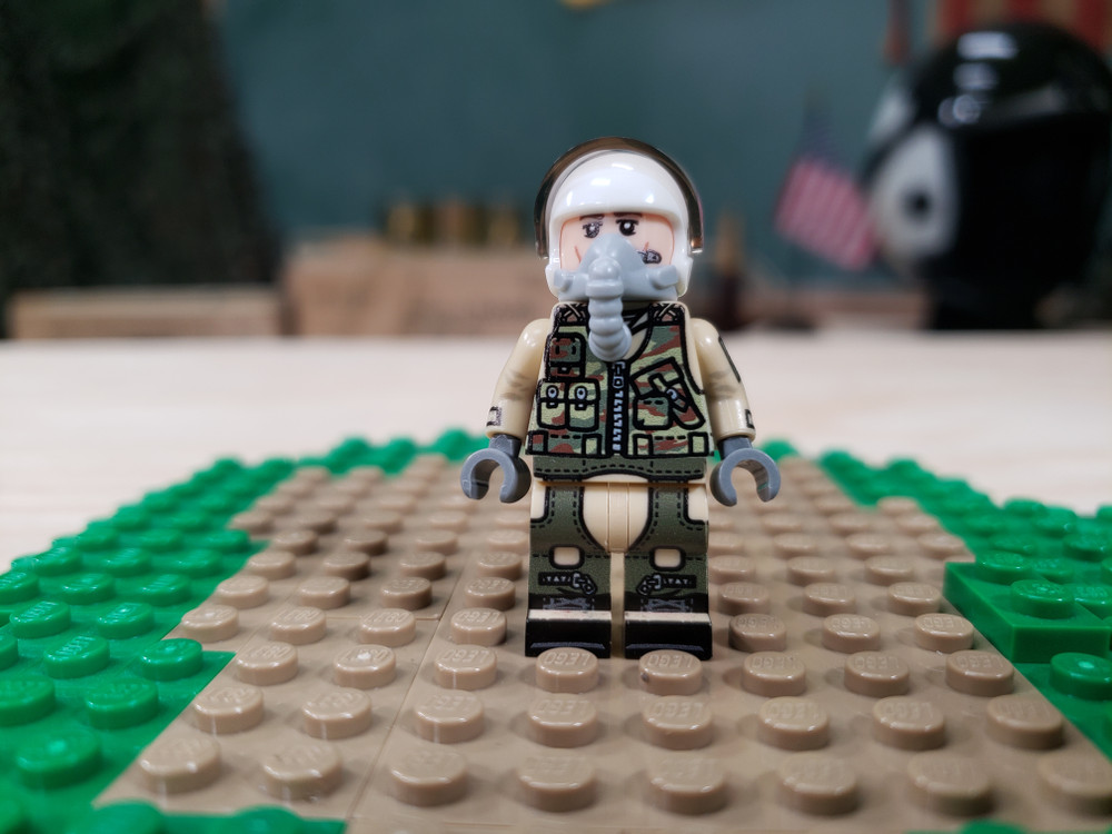 Su-27S Flanker-B Pilot Minifig - BKM Vault