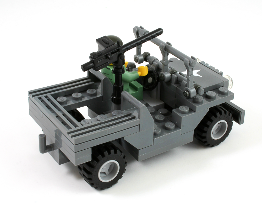 WWII Jeep with US Marines Battle Pack