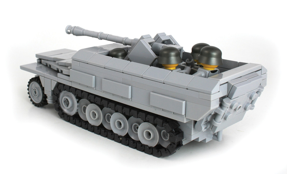 SdKfz 251/22 with Pak 40 L/46 Anti-Tank Gun - Brickmania Toys