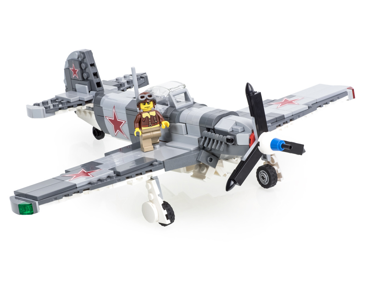 Yak-9 Fighter - Brickmania Toys
