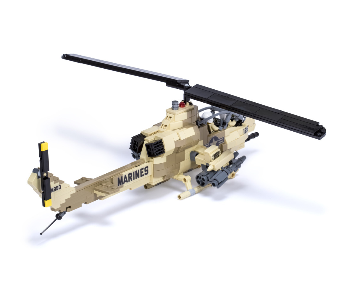 AH-1W SuperCobra - Brickmania Toys