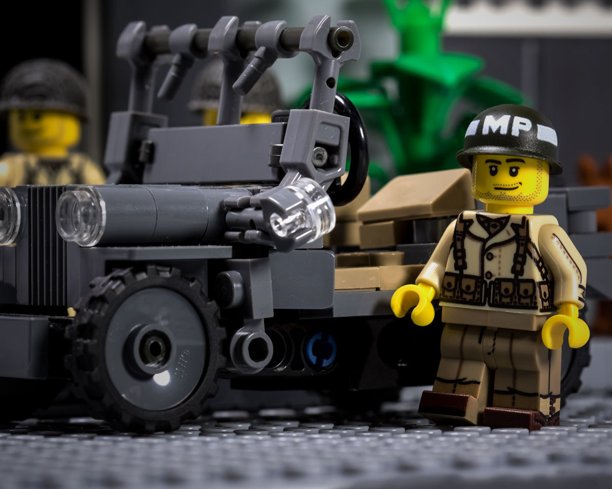 Military Police BrickArms® Helmet - Brickmania Toys