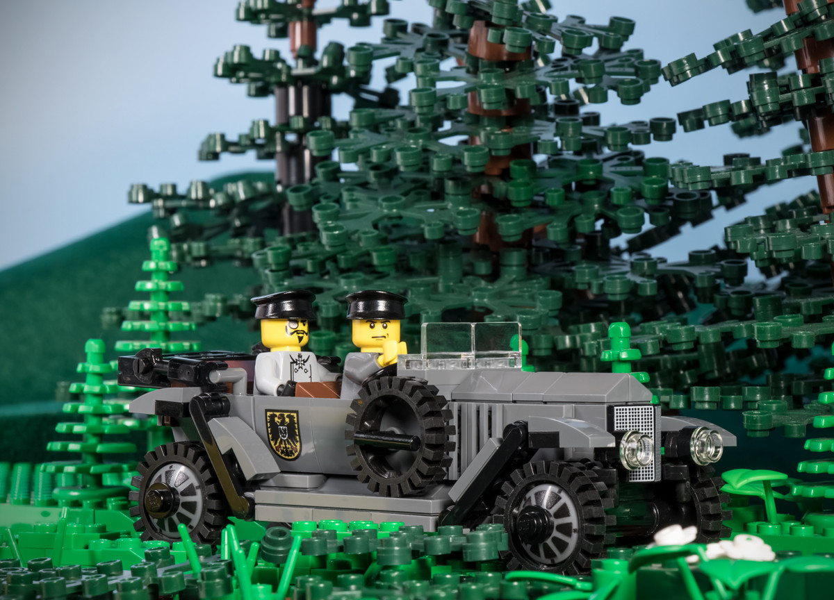 Knight Tourer - WWI German Staff Car - Brickmania Toys