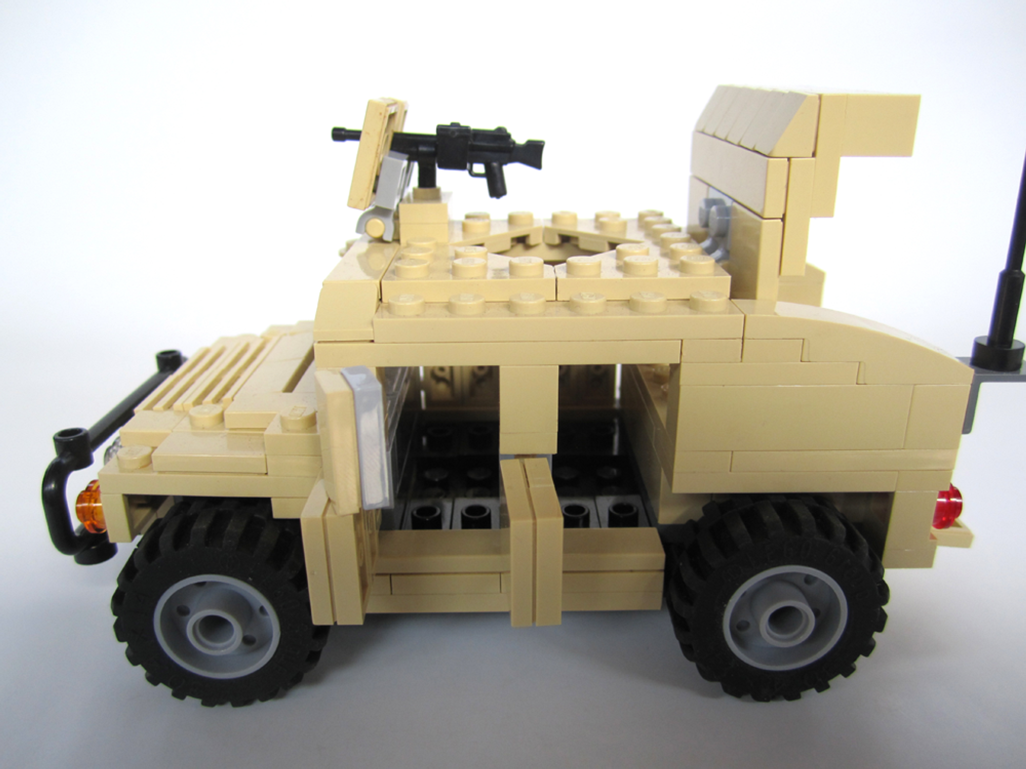 HMMWV M1025 Armament Carrier (Durabuilder Humvee) - Brickmania Toys