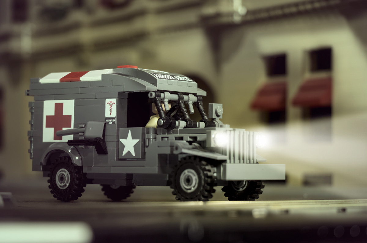 WC54 Ambulance - Brickmania Toys