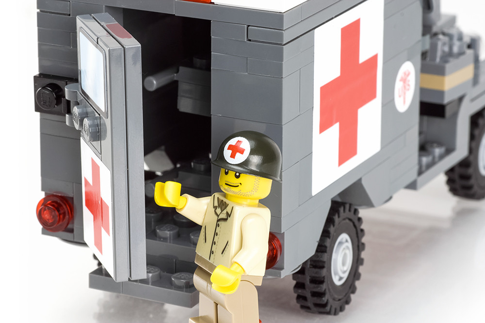 Dodge WC-64 KD Truck 4x4 Ambulance - Brickmania Toys