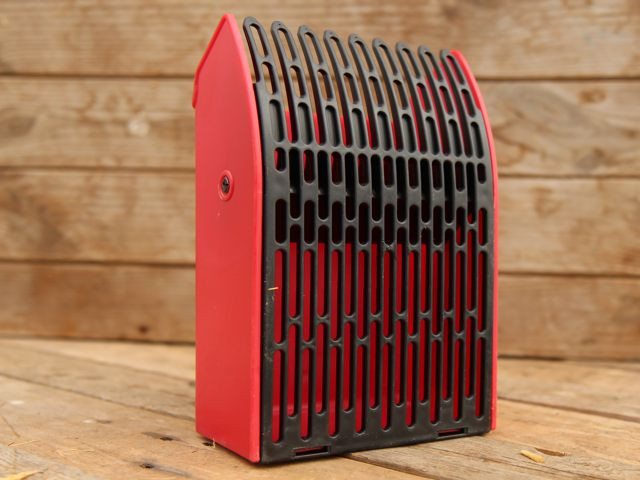 The Berry Picker - A Tool For Picking Berries