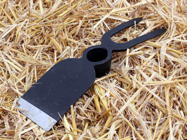 Chillington Double Headed Hoe or Azada For Weeding Small Gardens