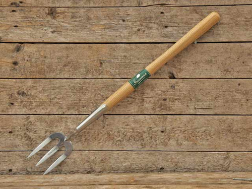 long timber handled weeding fork from Greenman