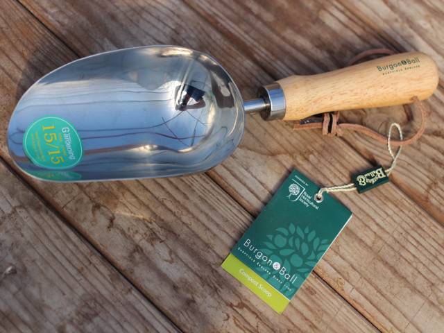 b&b compost scoop large garden trowel