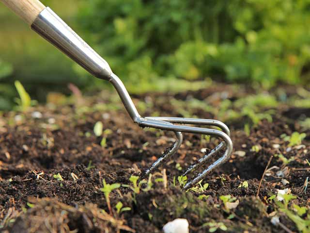 Long Handled Claw Cultivator
