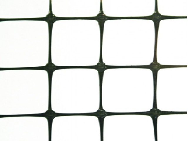 Heavy duty extruded bird protection netting for plants