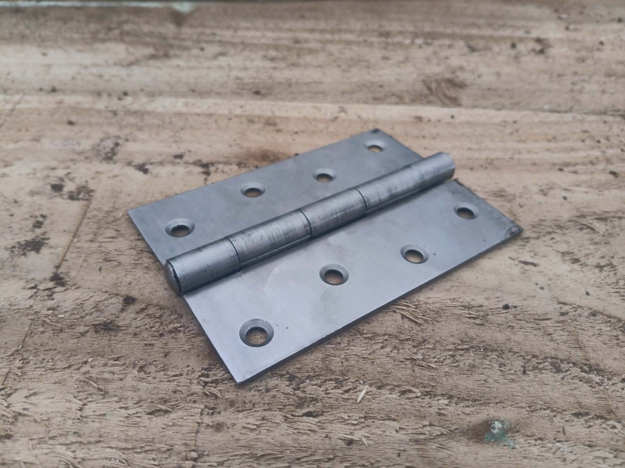 Hinge for mini polytunnels