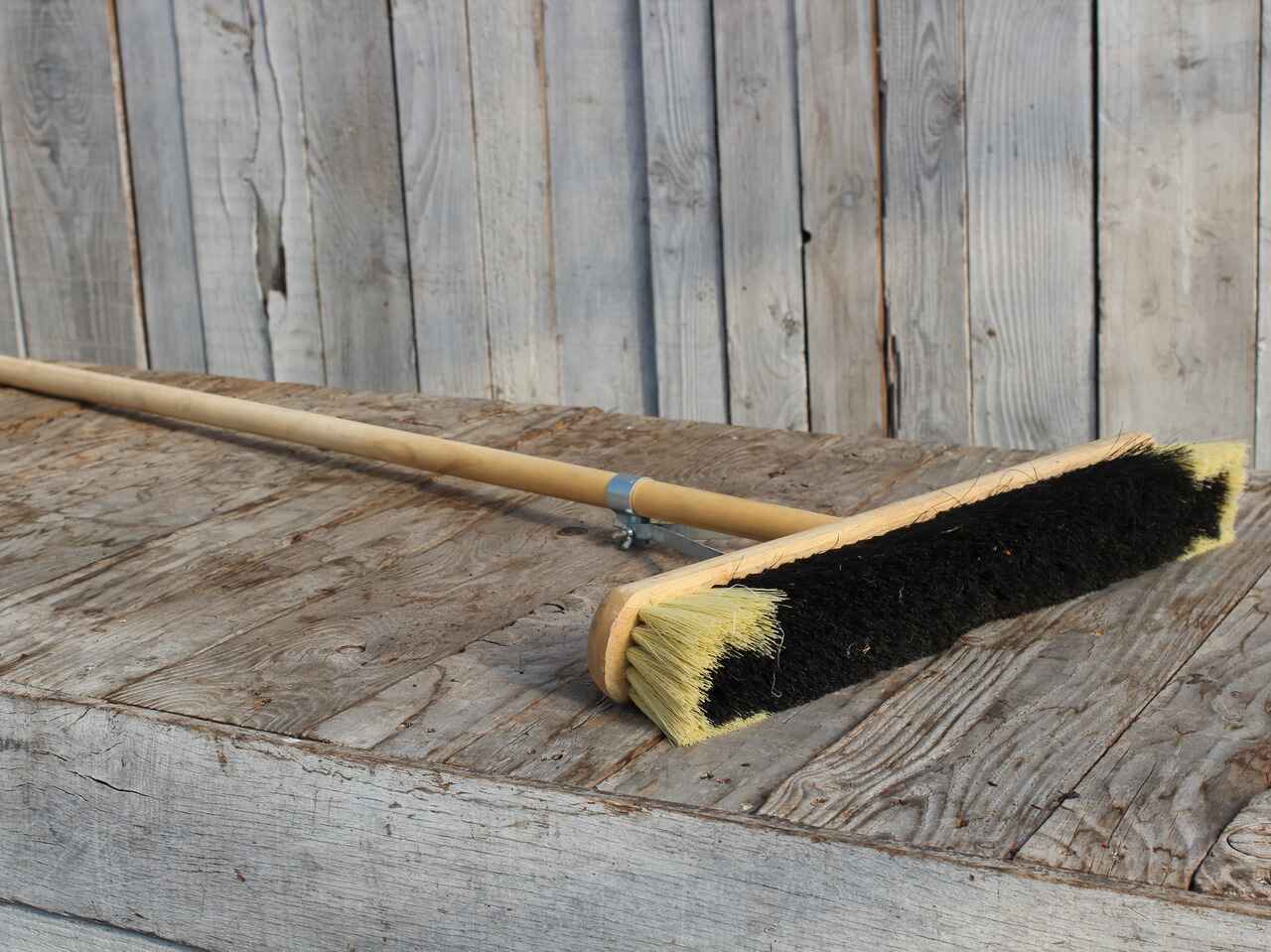 Workman 24 inch Platform Brush with handle & stay