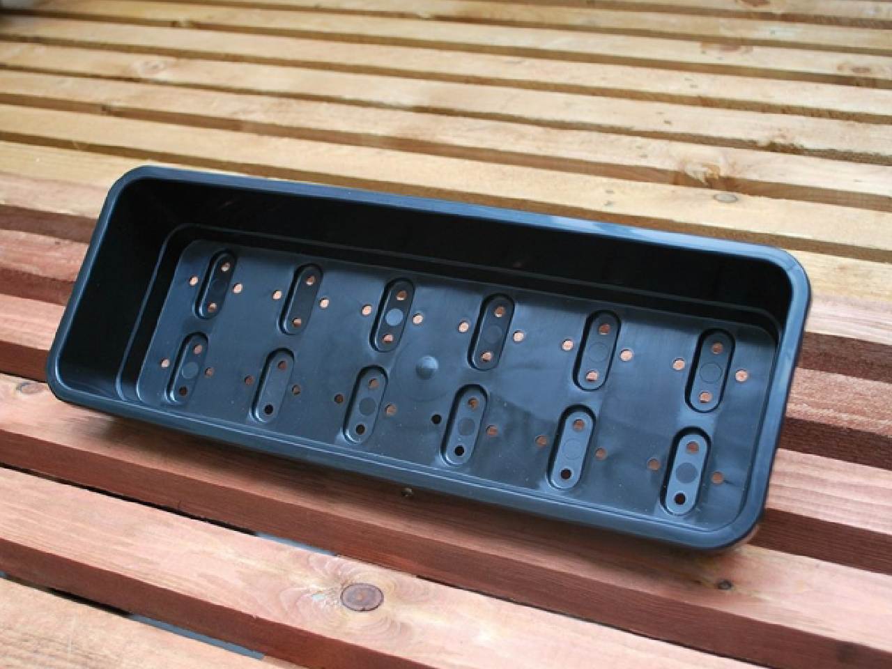 Garland seed tray for windowsills