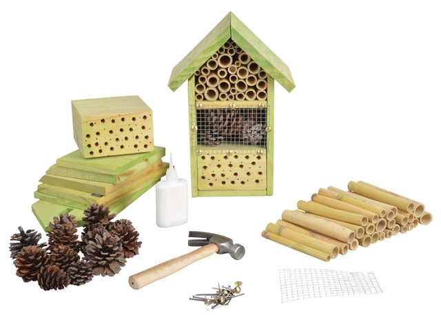 DIY insect hotel