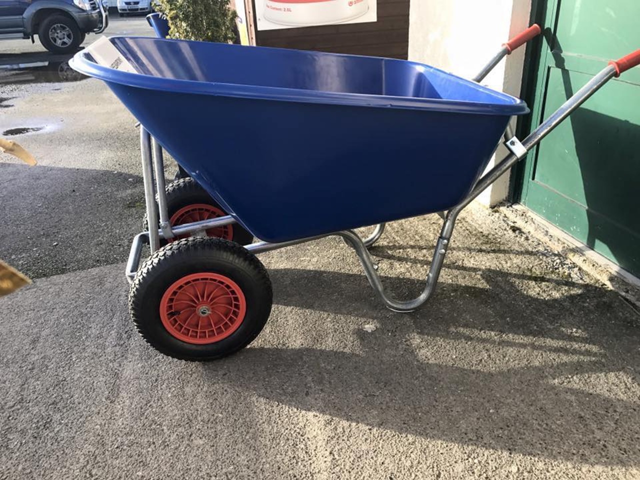 Trojan 200 litre wheelbarrow