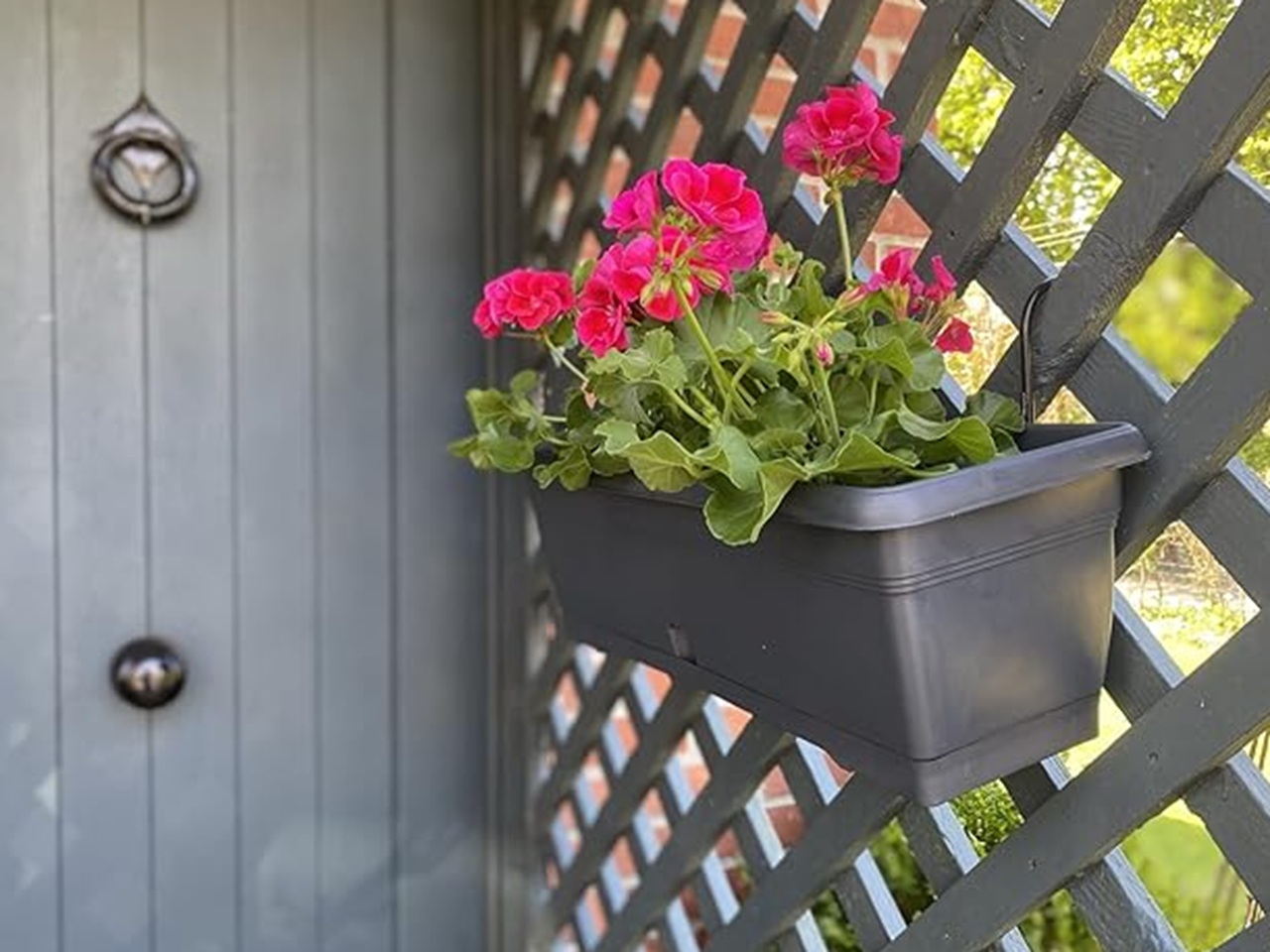 Anthracite flower box planter