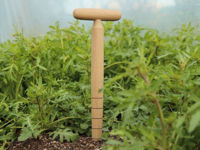 T shaped garden planting dibber