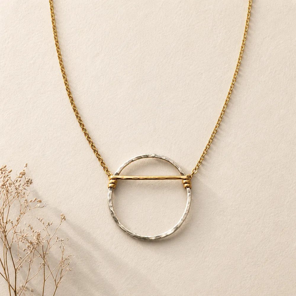 Linear Grace Necklace