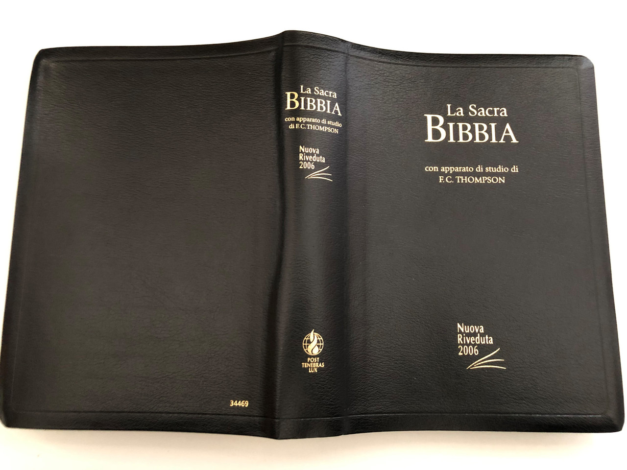Italian Thompson Chain Reference Bible, Leather, Black, Thumb
