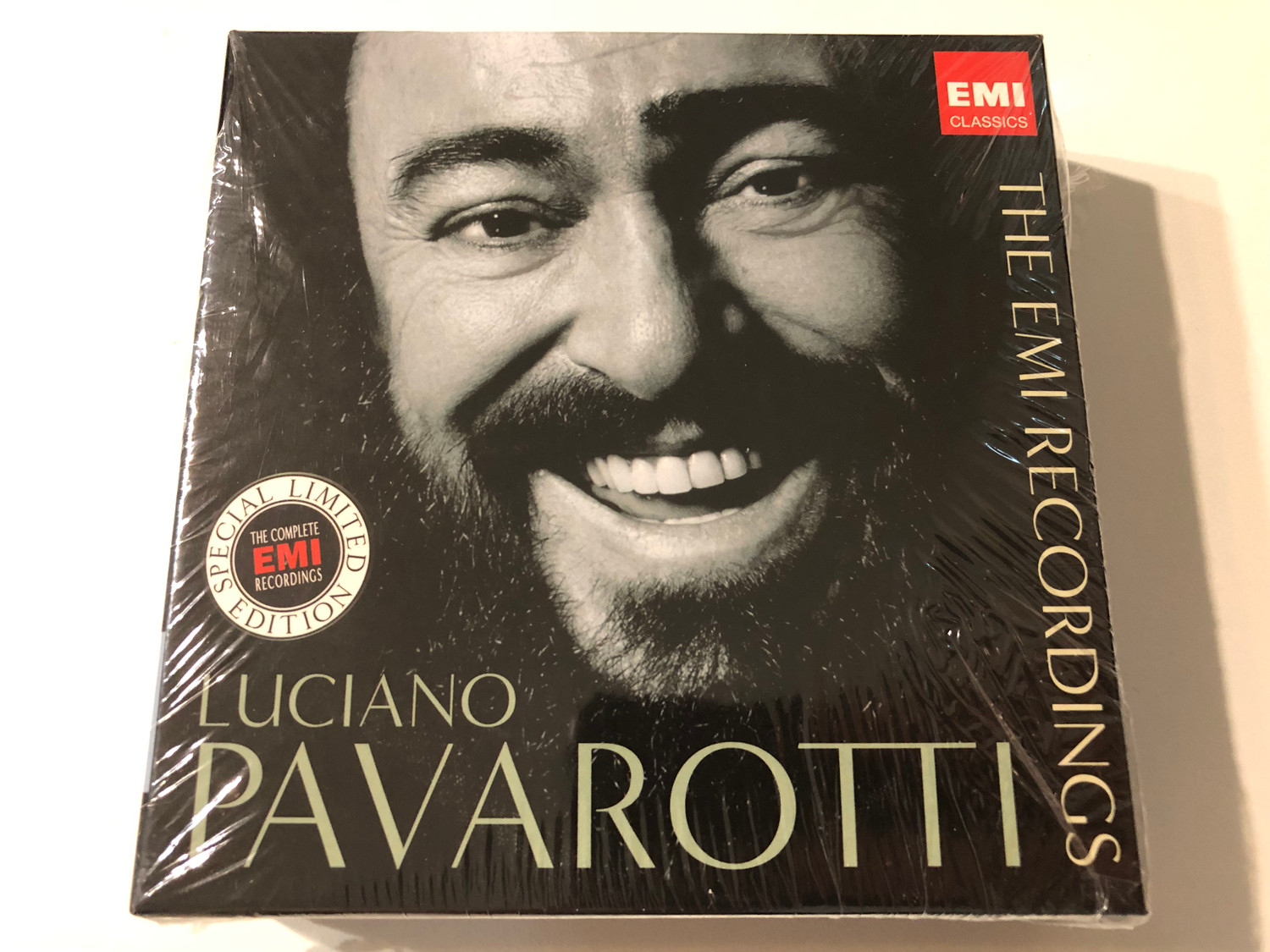 Luciano Pavarotti – The EMI Recordings (7 CDs + 2 DVDs)